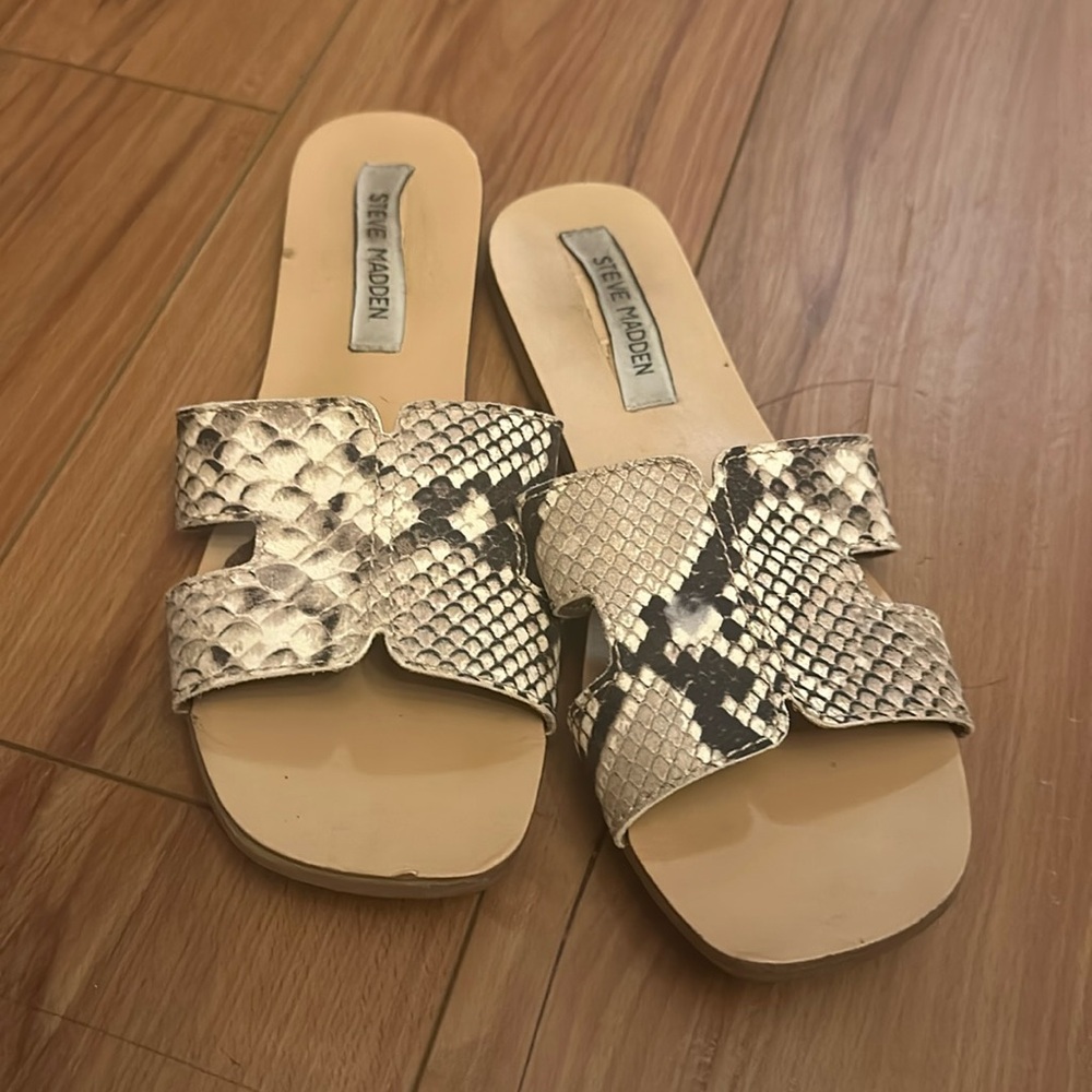Steven Madden sandal Size 7 - USED